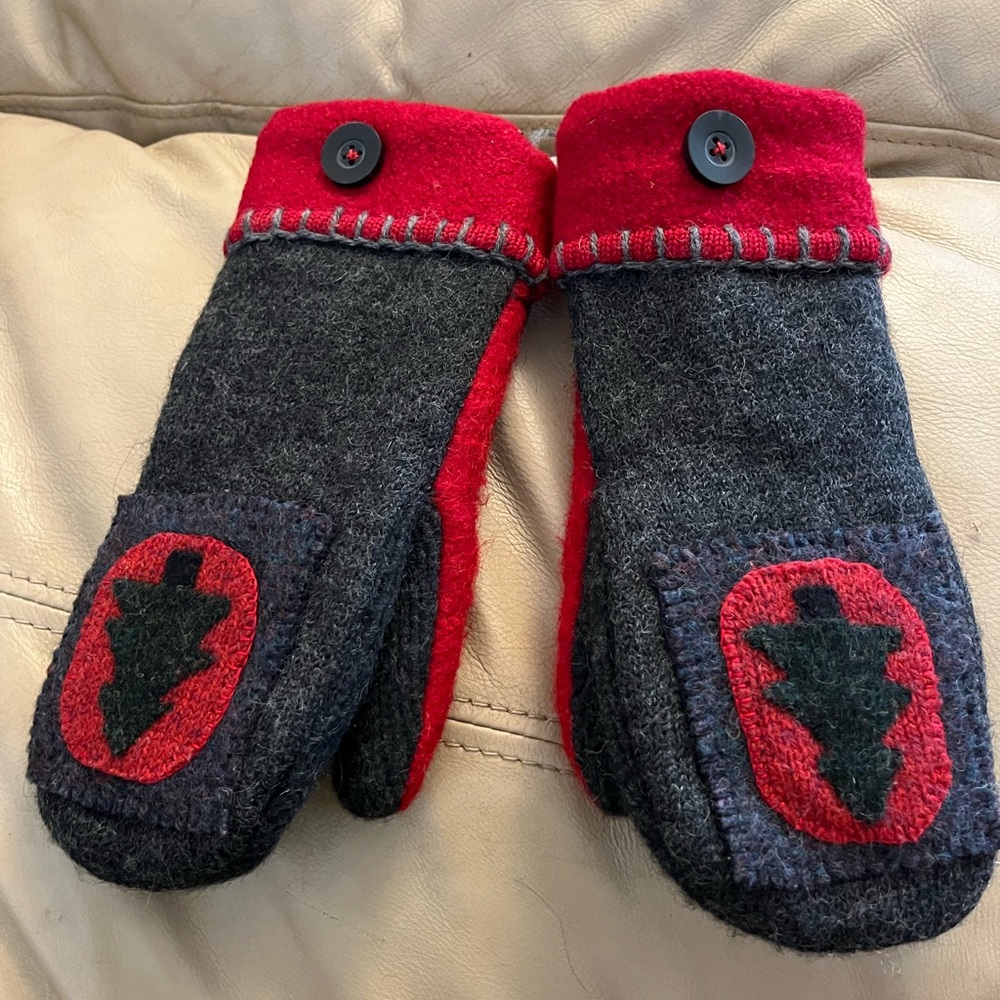 Wool mittens, very warm, fleece inside